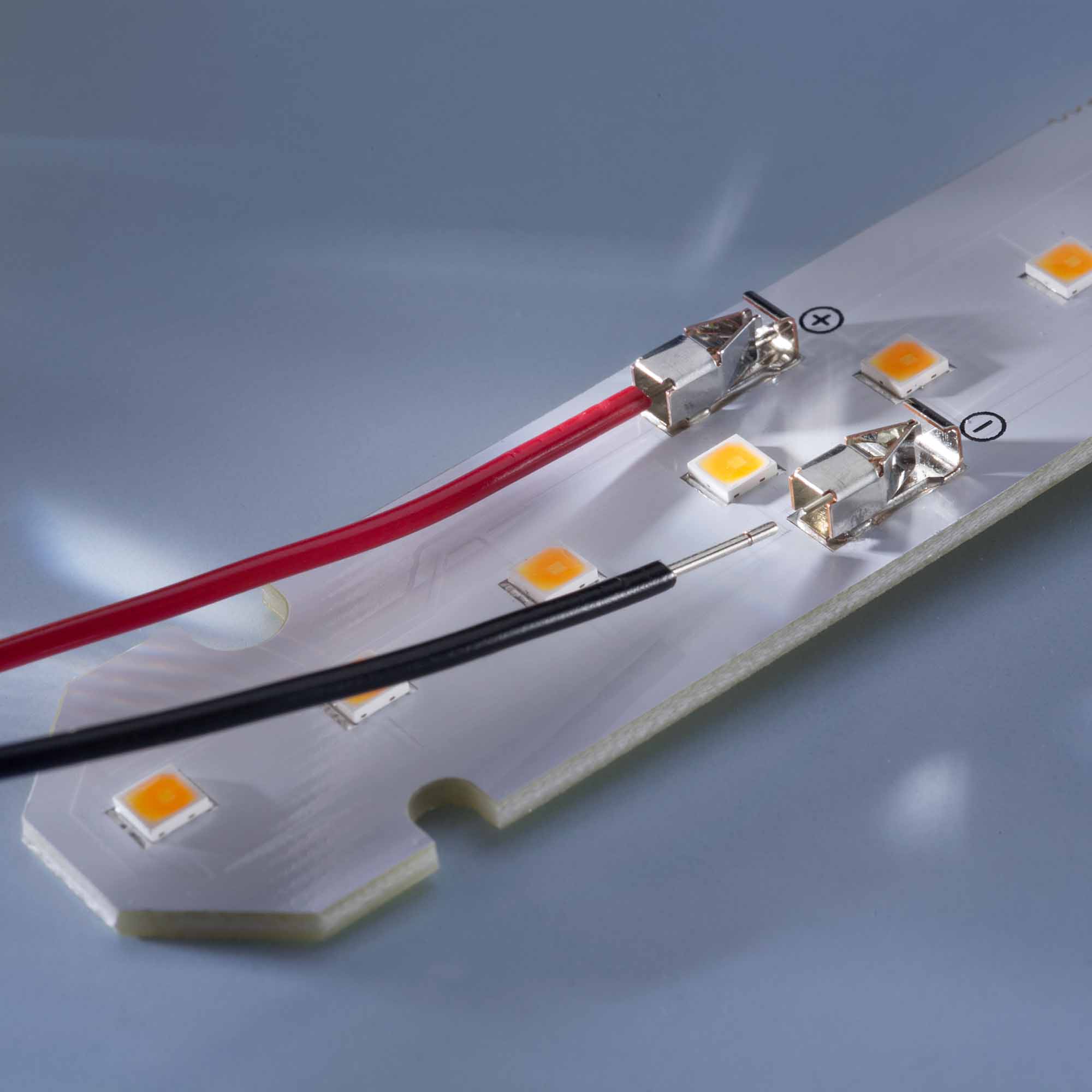 LumiBar-26-3098+ Nichia tira LED Optisolis CRI99 blanco frío 6500K 740lm 14PPF 175mA 37,5V 26 LEDs módulo de 28cm (2643lm/m 24W/m)