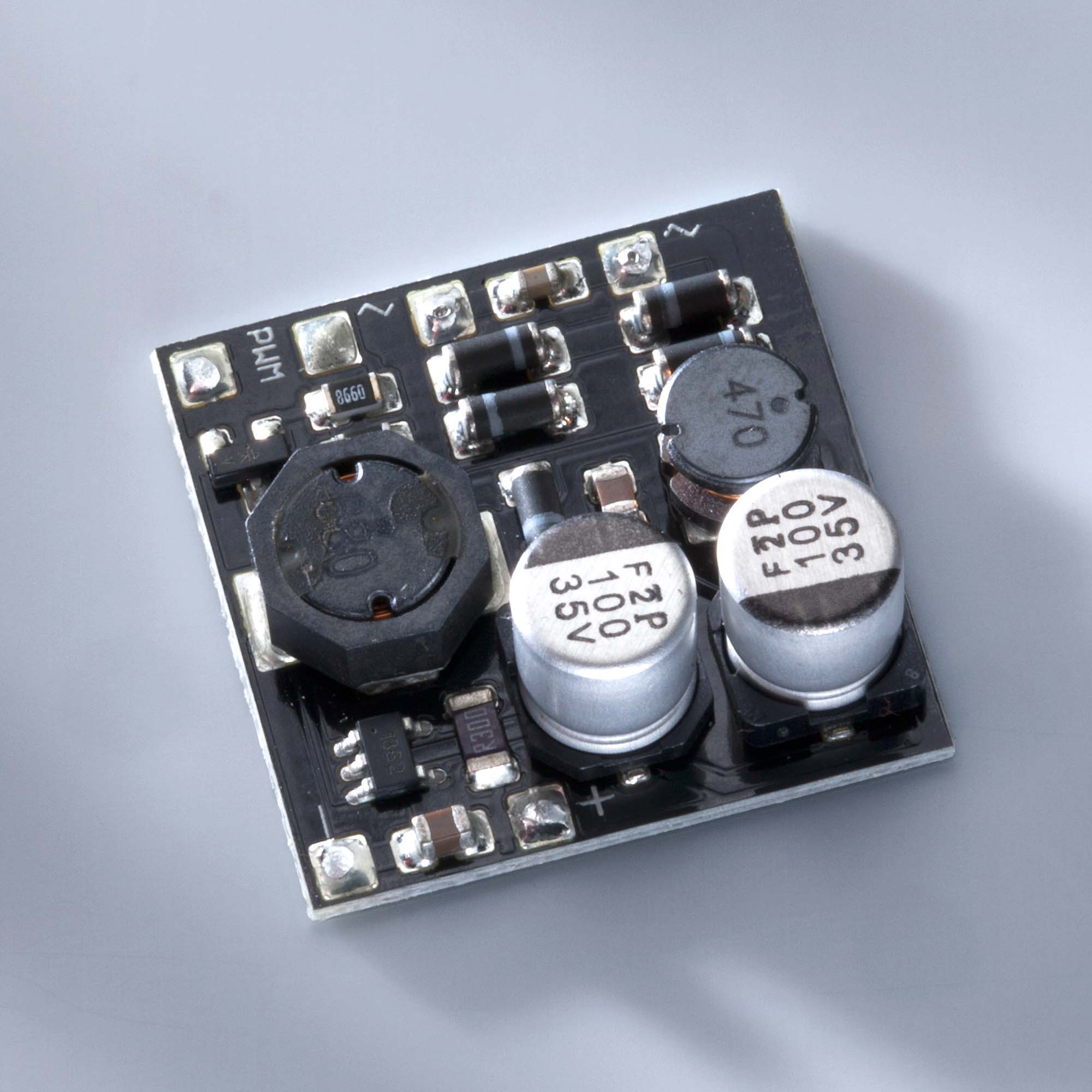 Lumitronix KSQ Driver LED de corriente constante 700mA 6-35VDC a 7 > 37VDC