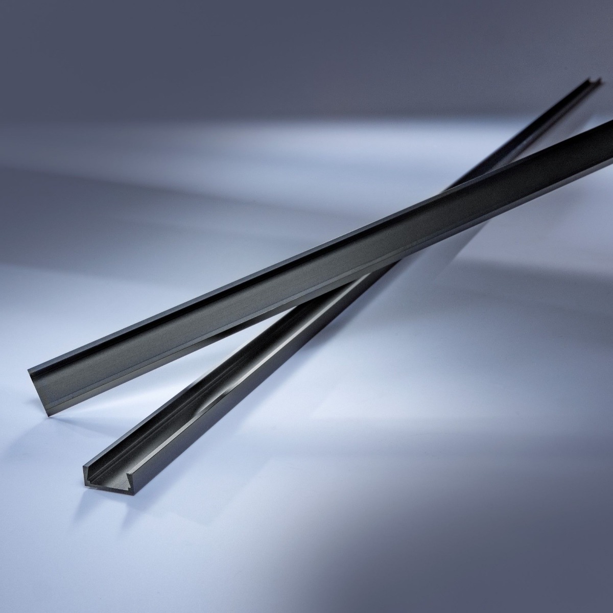Perfil de aluminio Aluflex estrecho de baja altura para superficie y cala tira LED luces 102cm negro anodizado