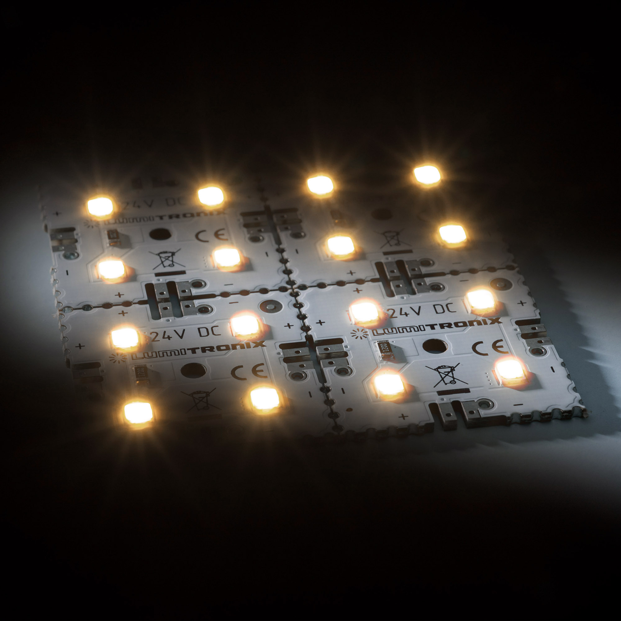MatrixMini-4-4080 Módulo LED Nichia (2x2) blanco cálido 2700K 274lm 16 LEDs 24V 1,92W 6x6cm (75000 lm/m²)
