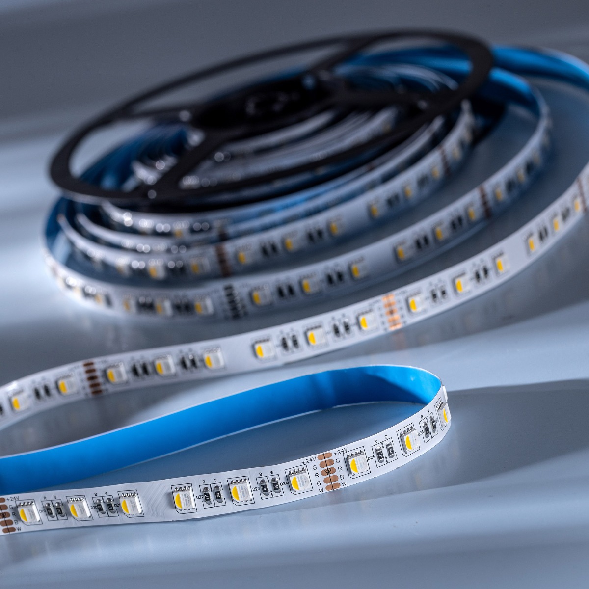 LumiFlex-RGBW-1080 ECO tira LED RGB-Blanco 4 en 1 CRI70+ 2700K 1500lm 24V 60 LEDs/m 5m bobina